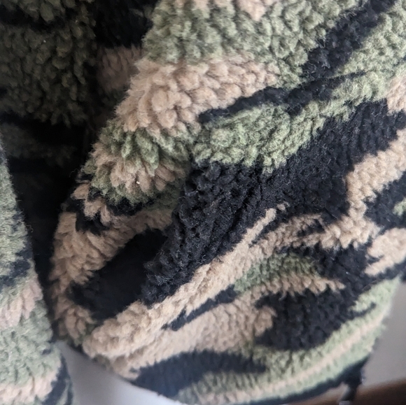 Rock‎ & Republic Camo Zip Up Sherpa Fleece Jacket Size Women's Small - Picture 5 of 8